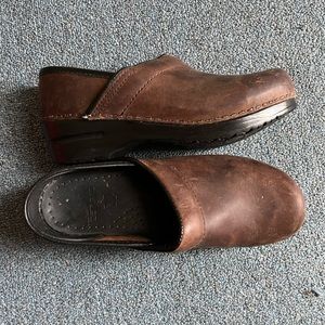 Dansko Women’s Brown Leather Professional Narrow Clogs